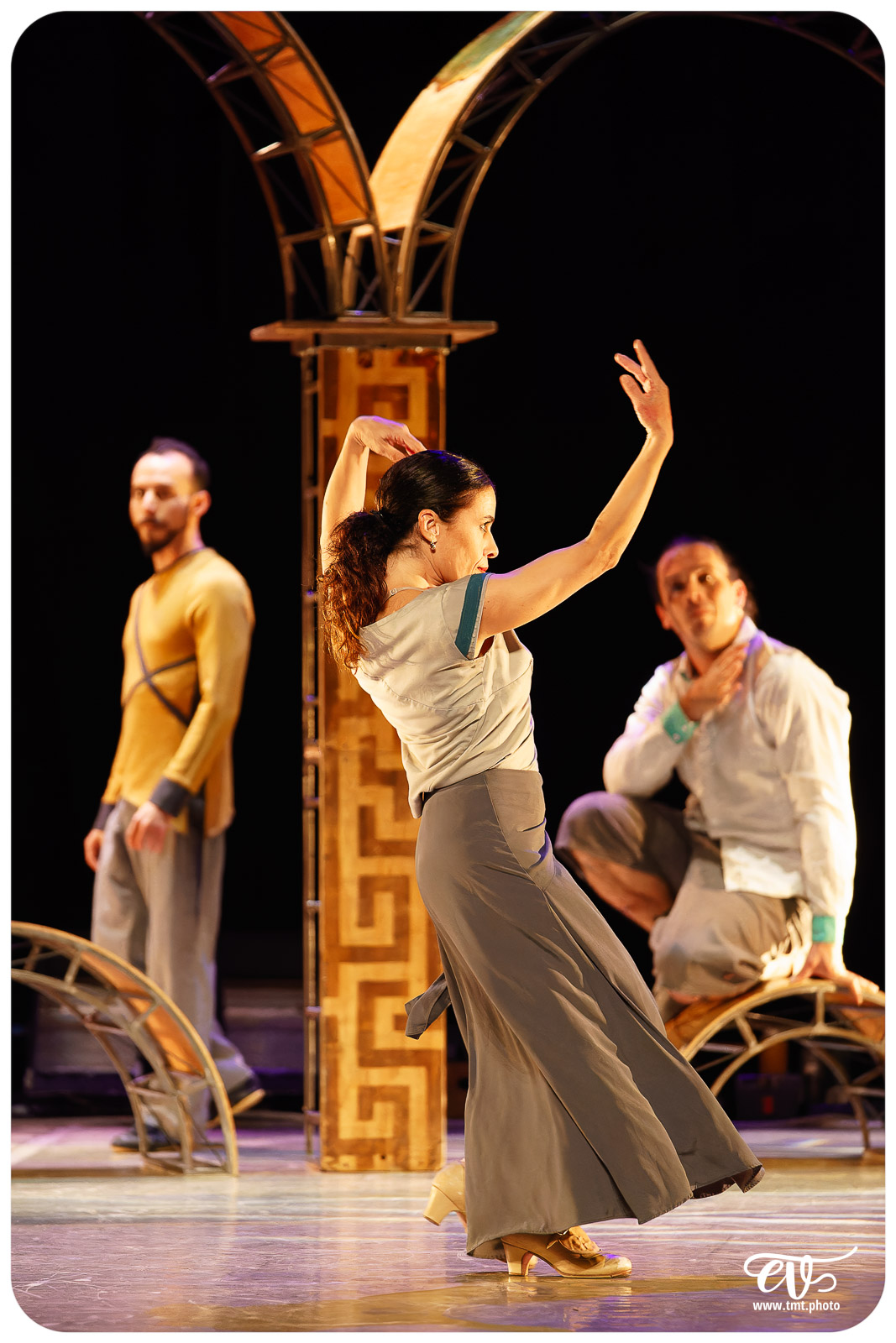 ESENCIAL (VAIVEN CIRCO)